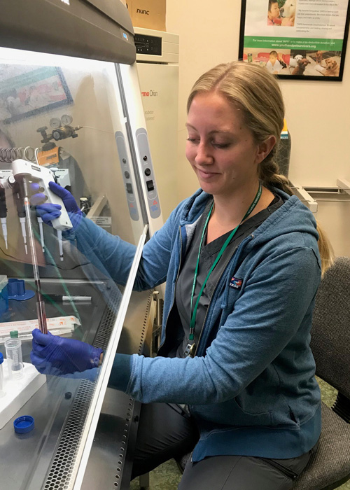 Jessie Ralston working in laboratory